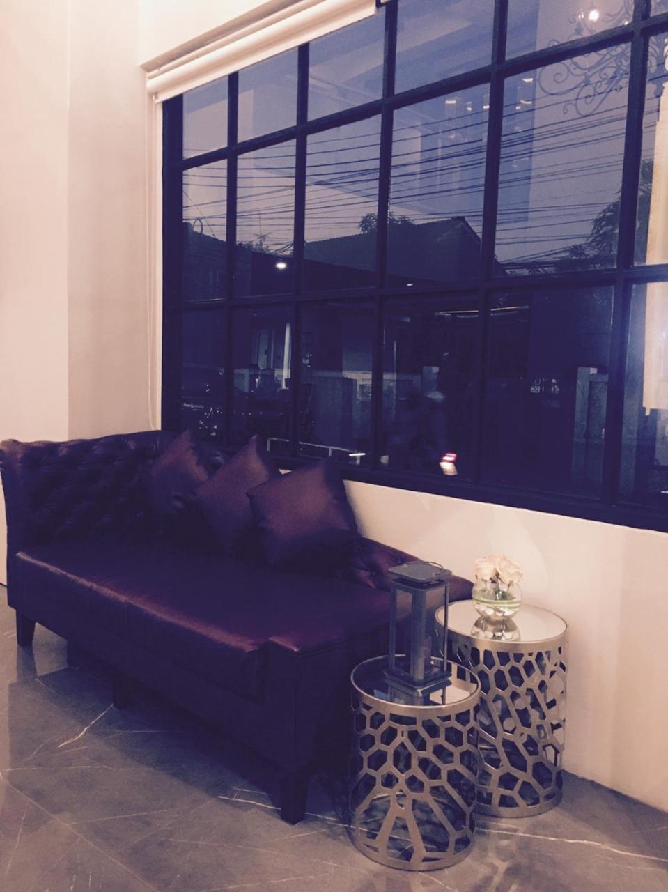 43 Home Bangkok Bagian luar foto