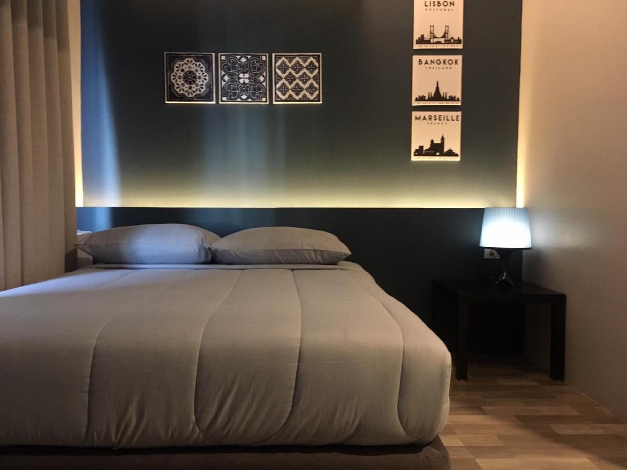 43 Home Bangkok Bagian luar foto