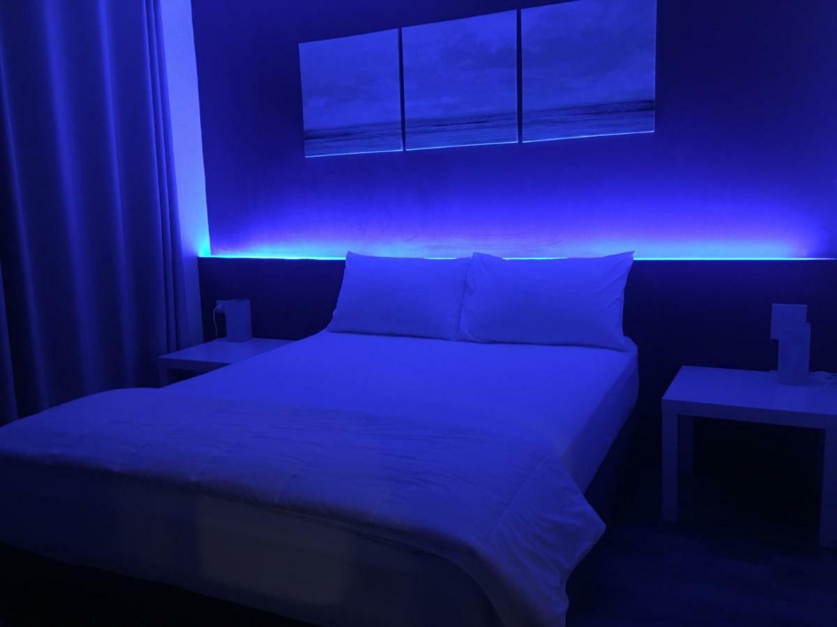 43 Home Bangkok Bagian luar foto