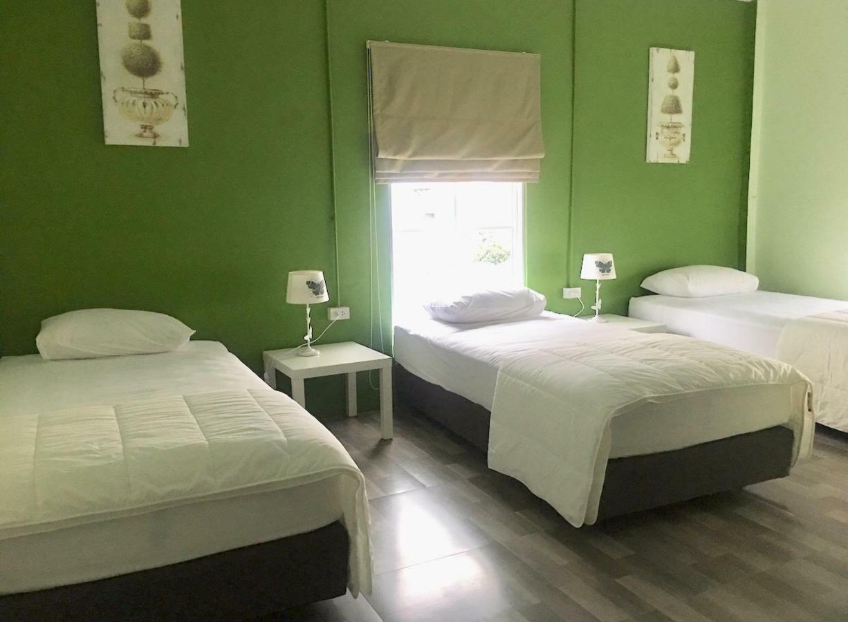 43 Home Bangkok Bagian luar foto