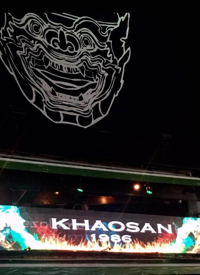 43 Home Bangkok Bagian luar foto
