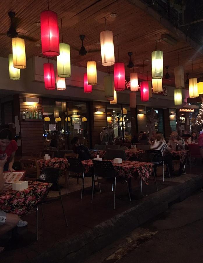 43 Home Bangkok Bagian luar foto